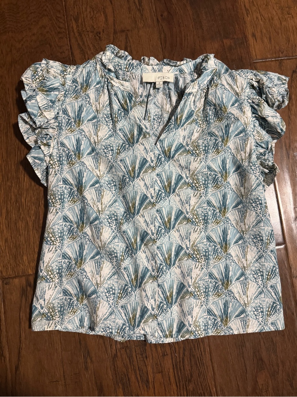 Pinch Fan-Print Ruffle Sleeve Top